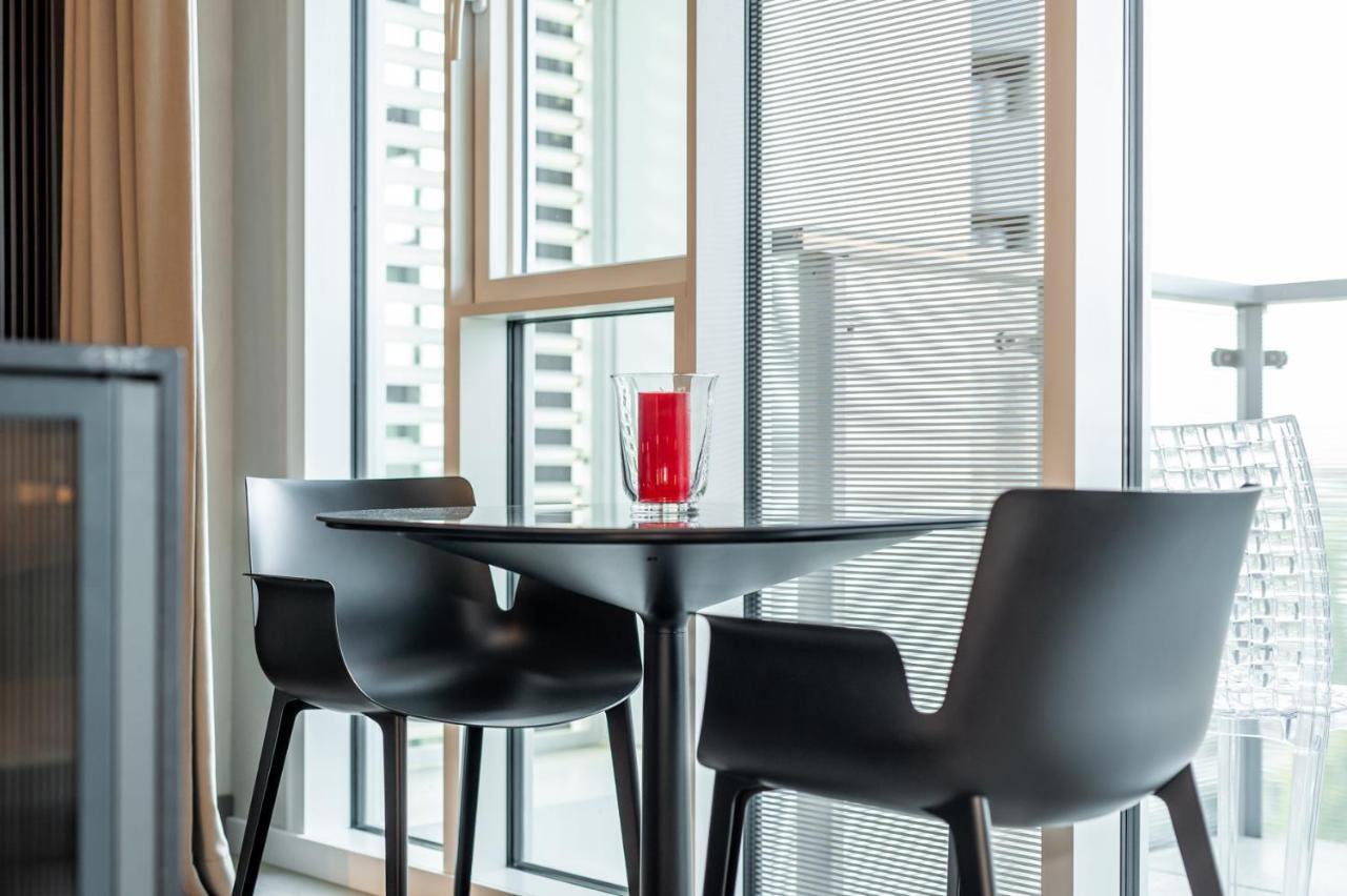 Super-Apartamenty International Fair Познань Экстерьер фото