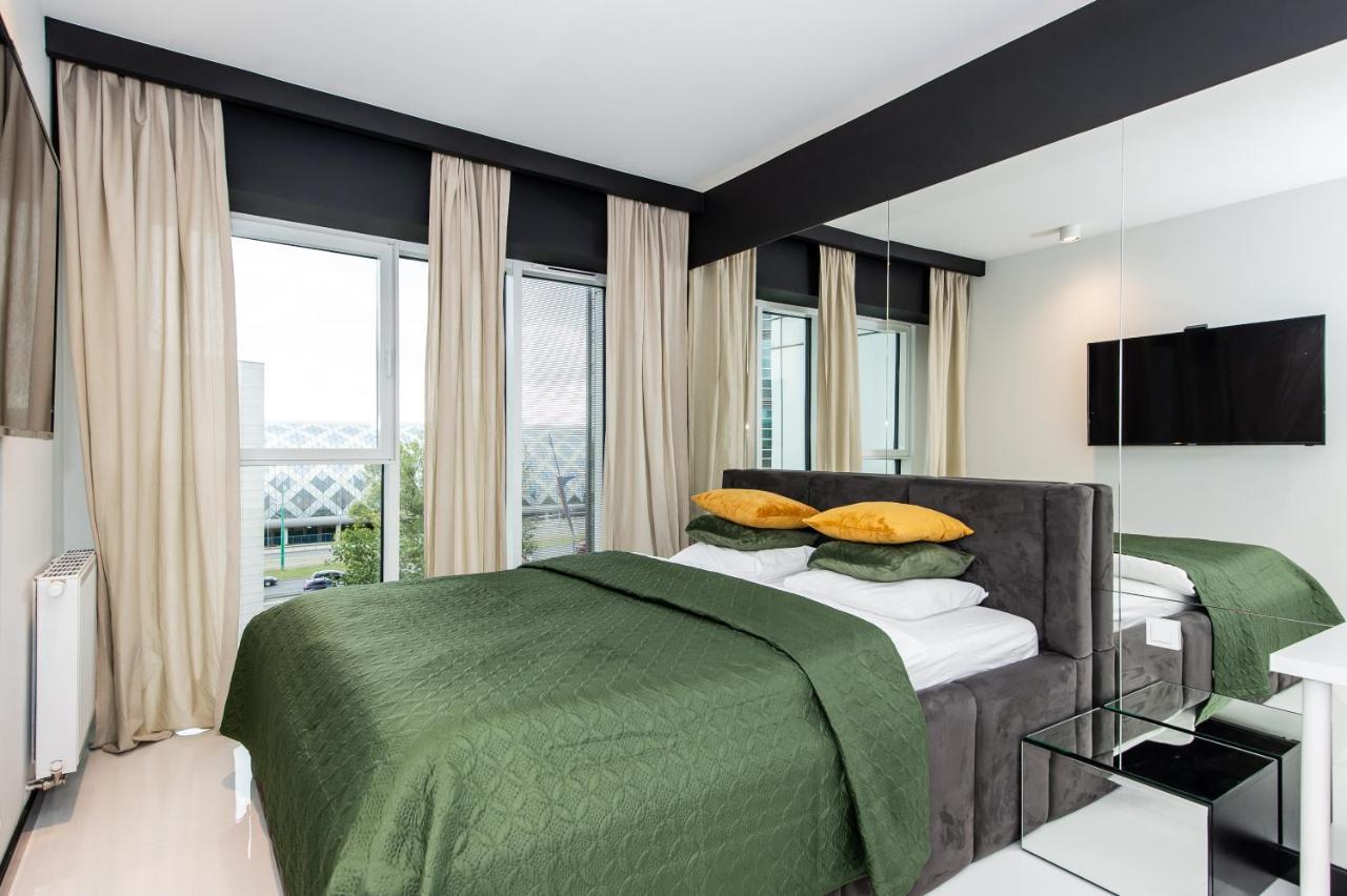 Super-Apartamenty International Fair Познань Экстерьер фото