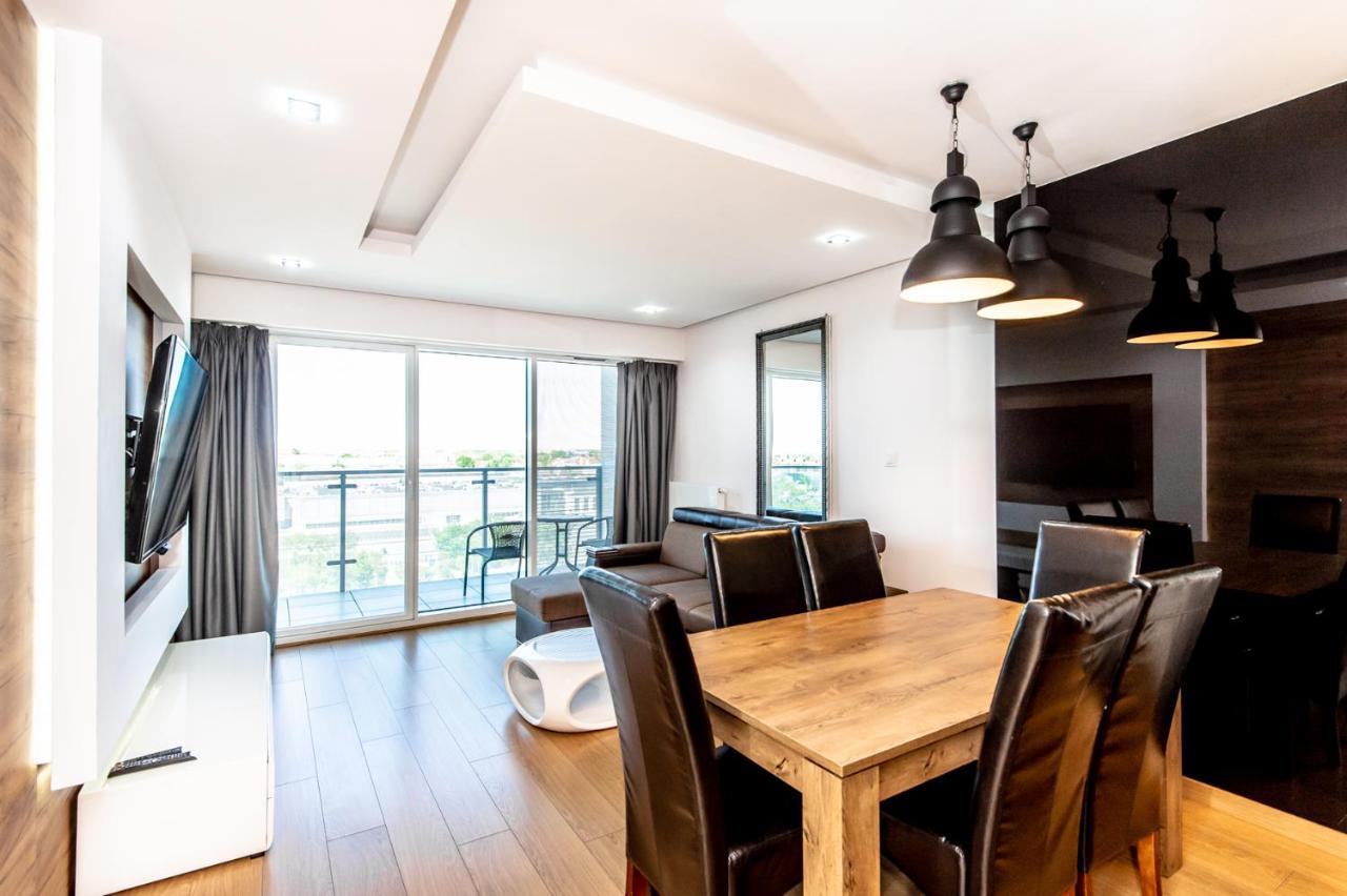 Super-Apartamenty International Fair Познань Экстерьер фото