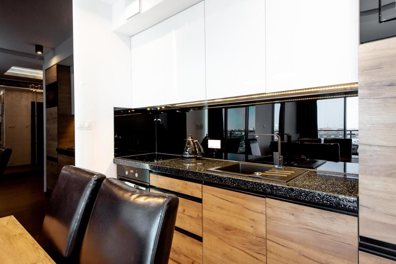 Super-Apartamenty International Fair Познань Экстерьер фото